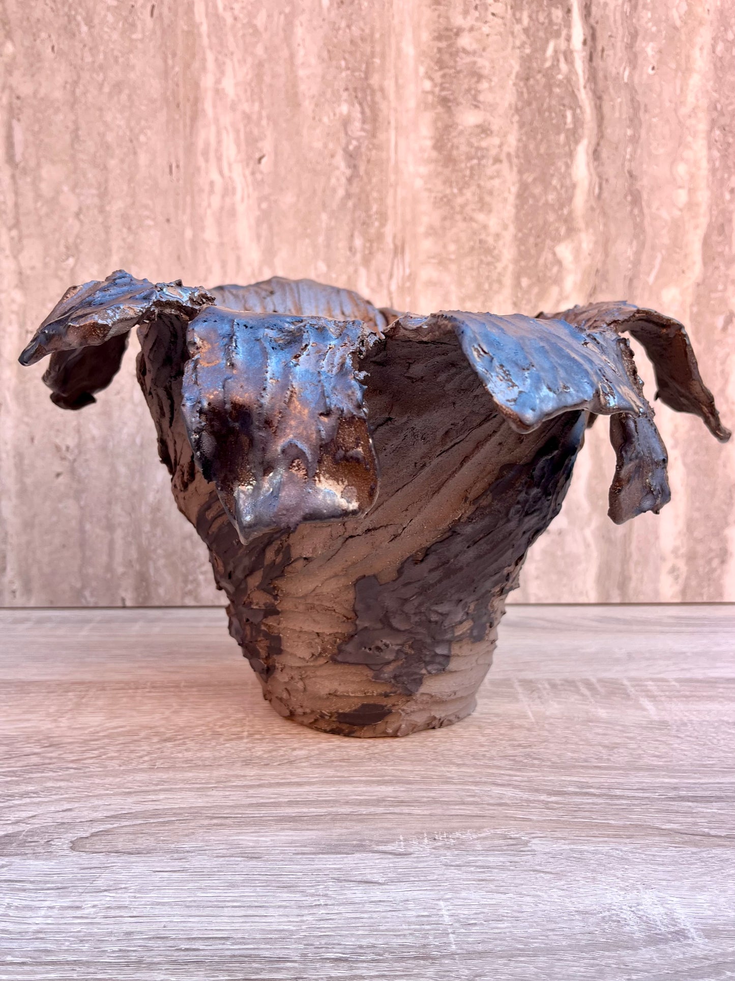 Vaso con petali  PAPER MOON | pezzo unico